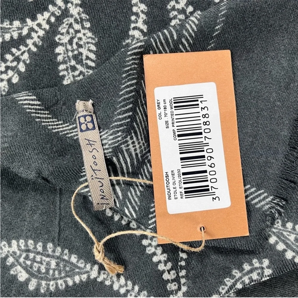 Inouitoosh wool scarf